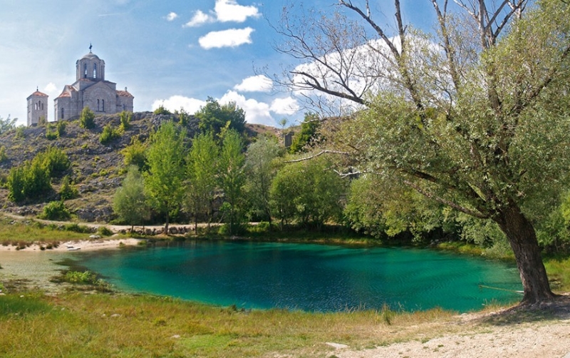 Défi pour les aventuriers : source de Cetina au milieu du paysage karstique