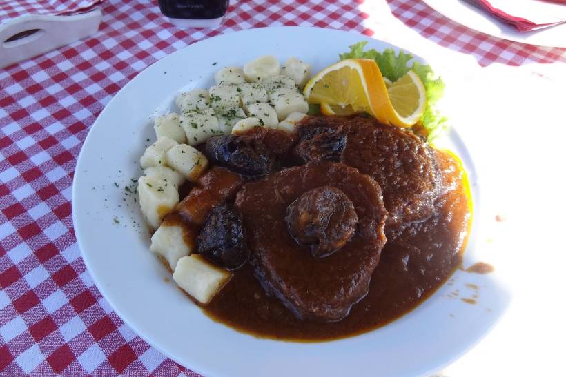 Boeuf mijoté à la dalmate - Dalmatinska pašticada