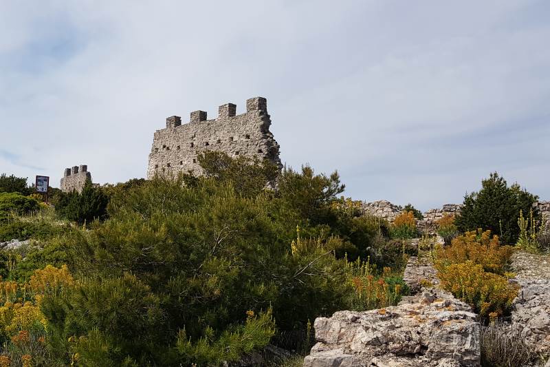 ZNAMENITOST OTOKA ŽIRJA: Kasnoantička utvrda Gradina iz 6. stoljeća [FOTO]