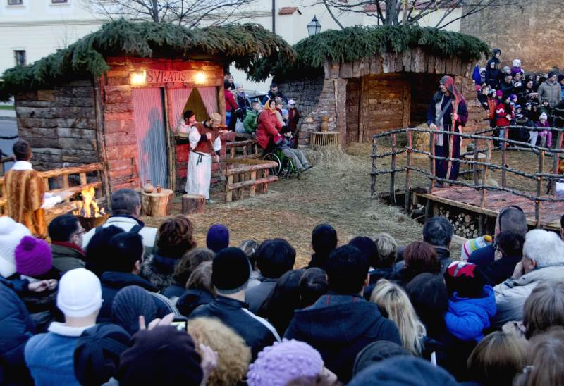 Affascinante presepe vivente a Zagabria: tradizioni cattoliche del periodo natalizio