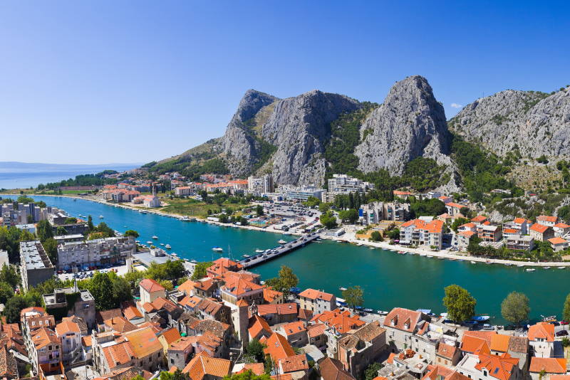 Ville de Omis – repaire des pirates