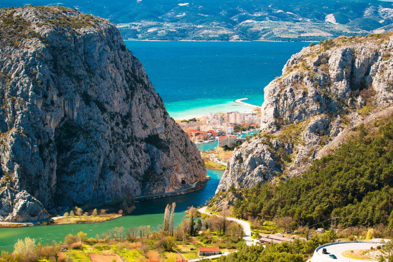 Ville de Omis – repaire des pirates