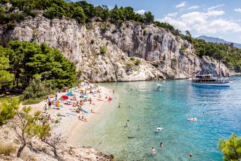 PLAGE DE NUGAL à Makarska : idéale pour les amoureux du tourisme naturiste