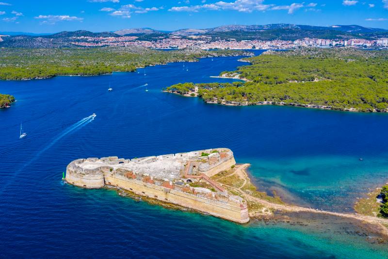 Forteresse St. Nicolas à Šibenik - impressionnante forteresse marine protégée par l'UNESCO