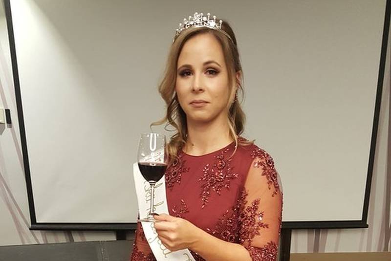 LUCIJA FABEK je nova Vinska kraljica Zagrebačke županije