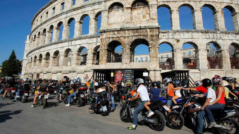 CROATIA BIKE WEEK slavi 25 godina uz roštilj od 6 metara i jubilarnu fotografiju s tisućama bajkera