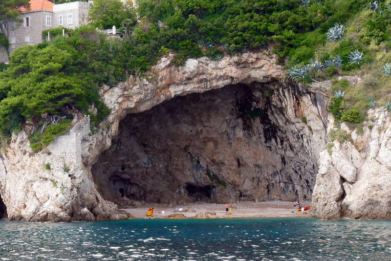 Betina špilja - Ugledni francuski Vogue preporučio 8 najljepših plaža na Jadranu
