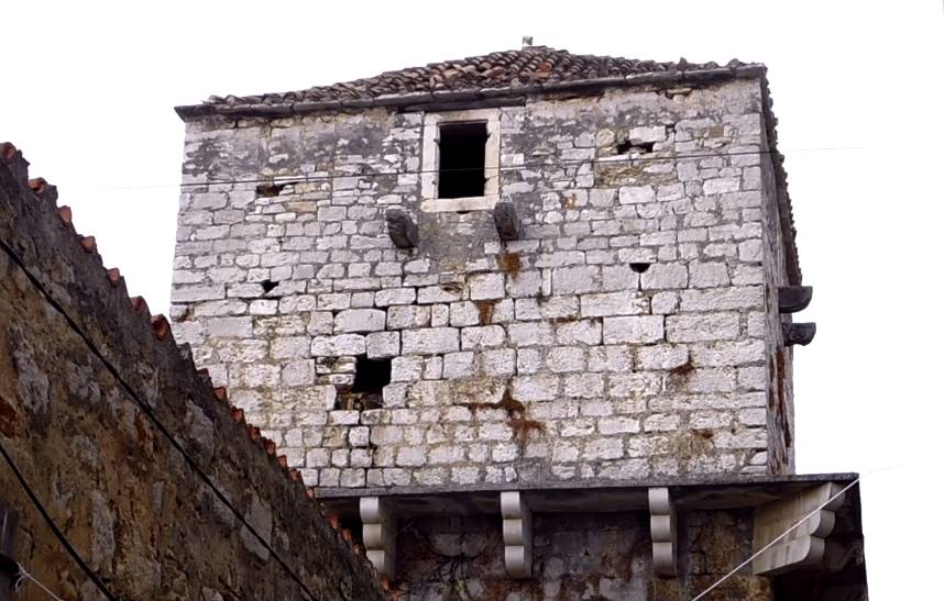 ČORIĆEV TORANJ: Jedina sačuvana od nekadašnje tri obrambene kule u Vodicama