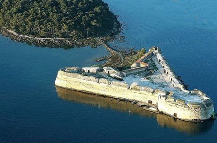 ŠIBENSKA ATRAKCIJA: Tvrđava sv. Nikole, pravi biser fortifikacijske arhitekture [VIDEO]