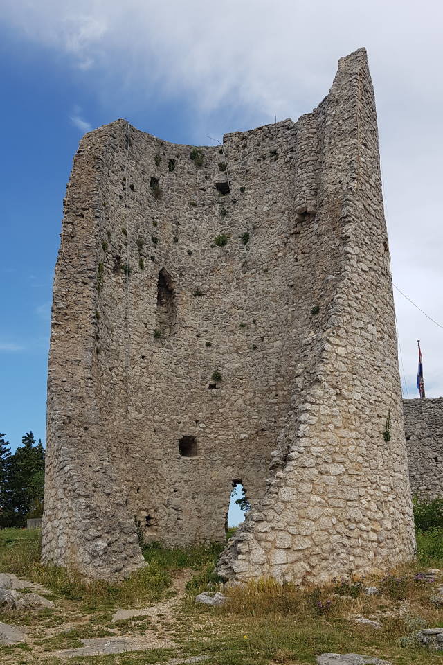 DRNIŠ: Grad koji čuva vrijedna djela velikog Ivana Meštrovića