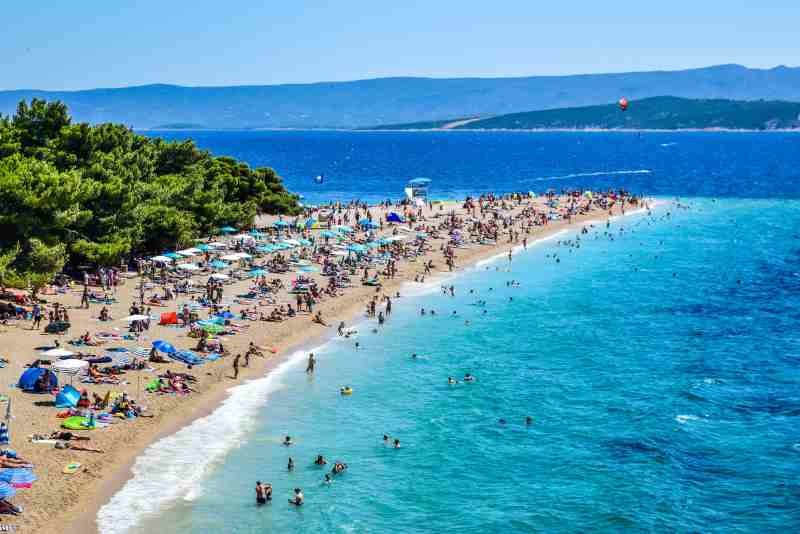 MEĐU PRVIMA U EUROPI: Plaža Zlatni rat dobila dvojezičnu web stranicu!