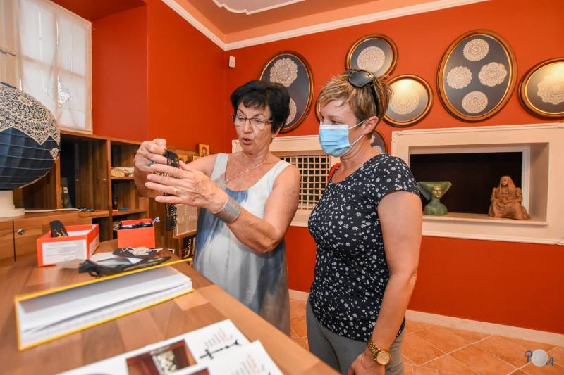 DANI PAŠKE ČIPKE: Dodijeljeni certifikati za originalni suvenir Grada Paga