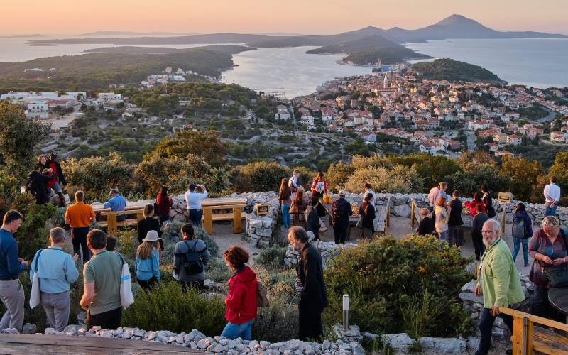 ON LINE REPUTACIJA: Čak 89 posto gostiju zadovoljno turističkom ponudom Lošinja