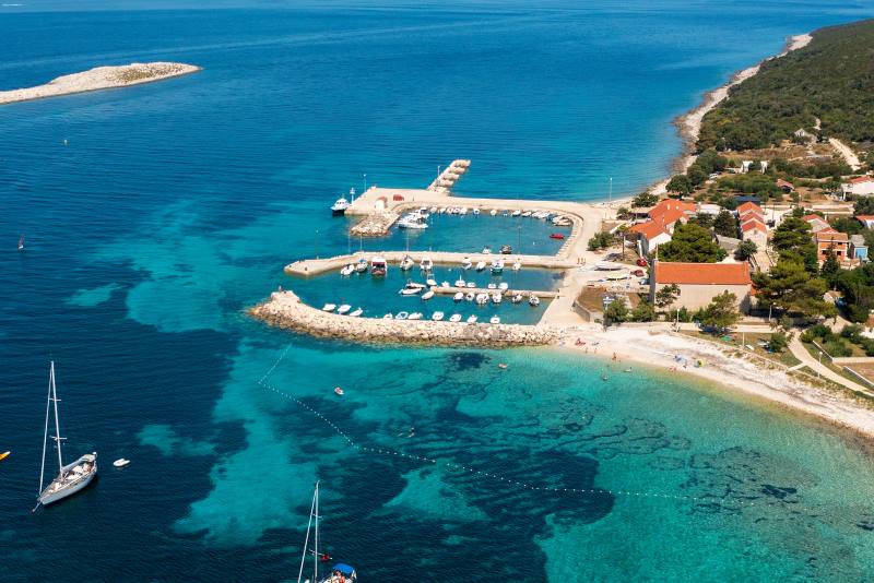 PREMUDA: Najzapadniji je otok zadarskog arhipelaga pravi je raj za nautičare i ronioce