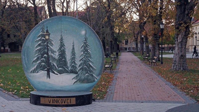 Tijekom prosinca i Vinkovci ‘dišu’ u ritmu adventa – sadržaja je puno, u svakom dijelu grada