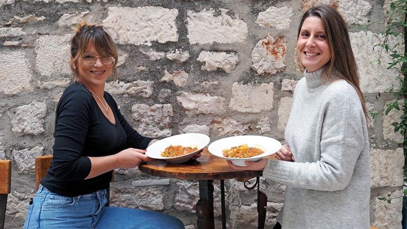 ŽENSKI VIKEND U ŠIBENIKU: Uživajte u domaćoj spizi, plešite cijelu noć, a onda krenite na Krapanj