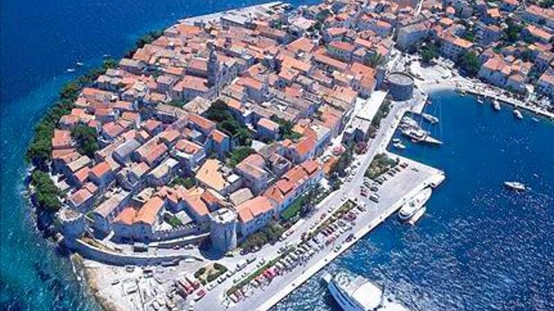 L’Île de Korčula – Nature exubérante, urbanisme particulier et une riche tradition et culture locale