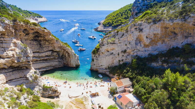 PLAŽA STINIVA: Skriveni kutak otoka Visa za koji zna cijeli svijet