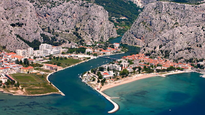Coups de cœur dalmates  : Ville de Omis – repaire des pirates !