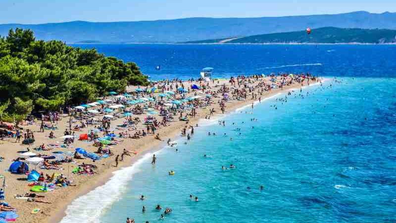 MEĐU PRVIMA U EUROPI: Plaža Zlatni rat dobila dvojezičnu web stranicu!