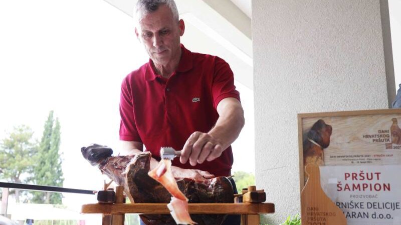 Najbolji pršut u Hrvatskoj proizvodi Zoran Ćevid iz Drniša!