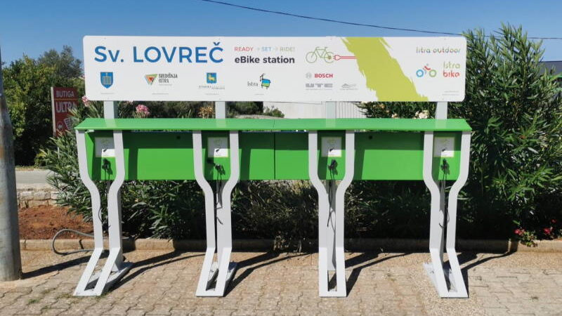 U Svetom Lovreču otvorena punionica električnih bicikala