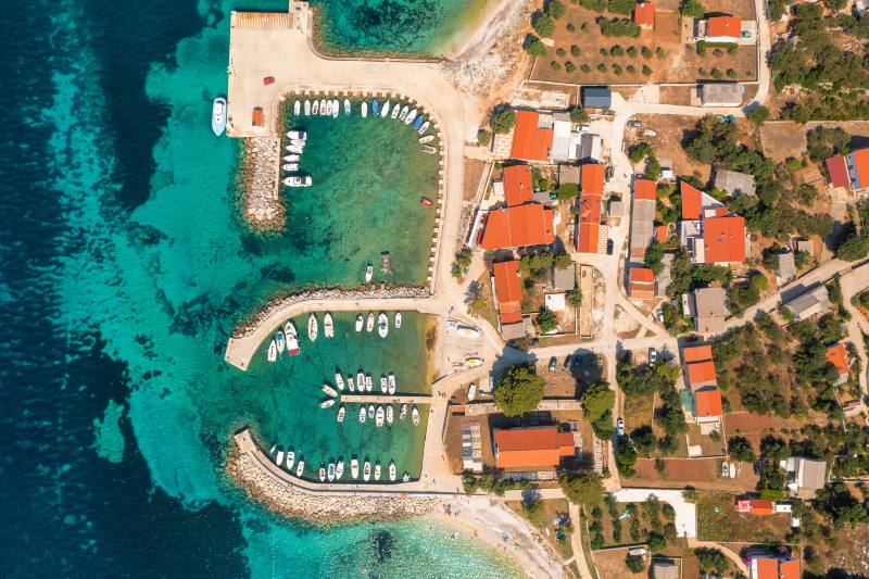 PREMUDA: Najzapadniji je otok zadarskog arhipelaga pravi je raj za nautičare i ronioce