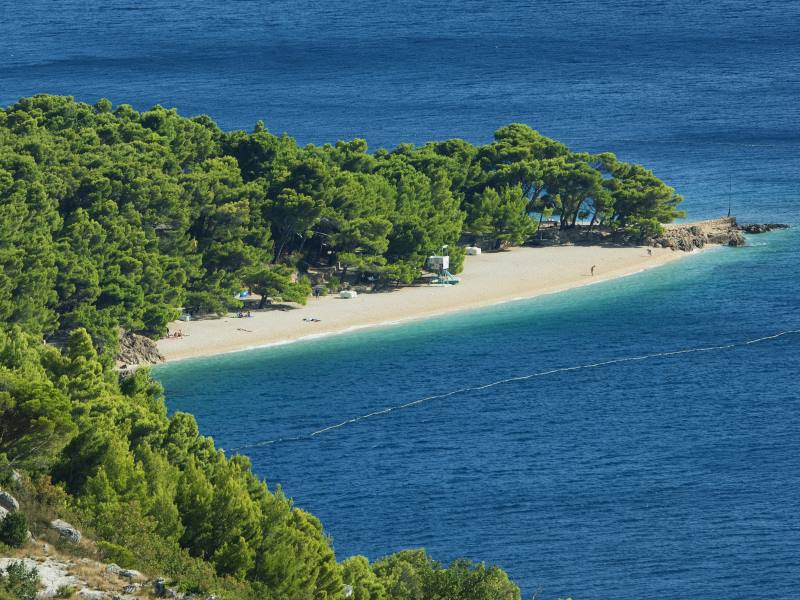 The Punta Rata beach – magnificent gravel beach in Makarska Riviera