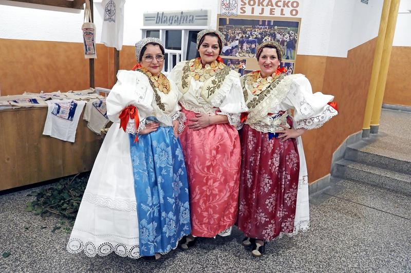 Šokačko sijelo - najstarija i najveća kulturno-turistička manifestacija županjskog kraja