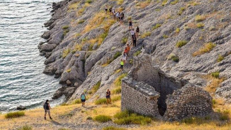 FANTASTIČNE LOKACIJE NA PAGU:  Druga strana mjeseca i Sv. Vid, najviši vrh otoka