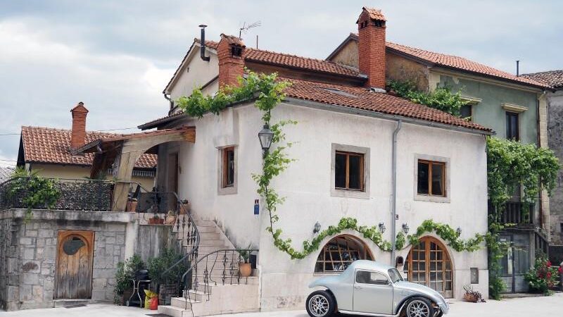 KASTAV NAJAVLJUJE LJETO: Evo zašto morate posjetiti ovaj Kvarnerski dragulj