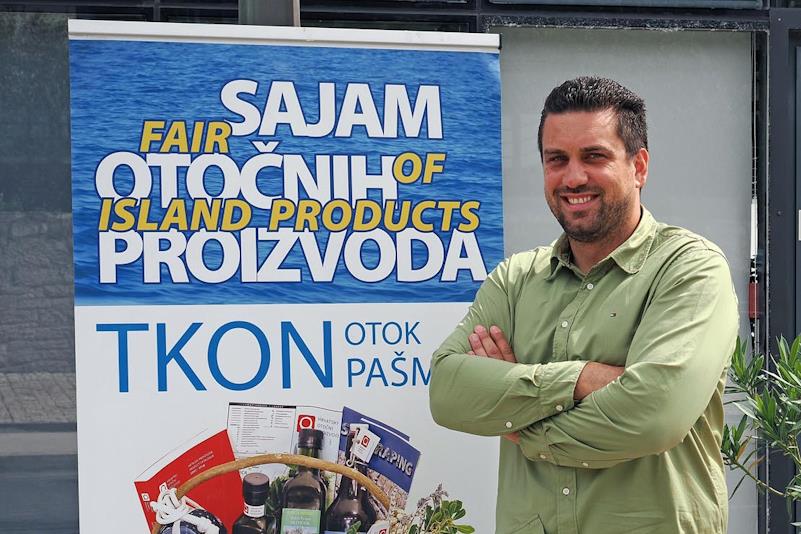 Sajam otočnih proizvoda označio i službenu ljetnu sezonu u Tkonu, na otoku Pašmanu!